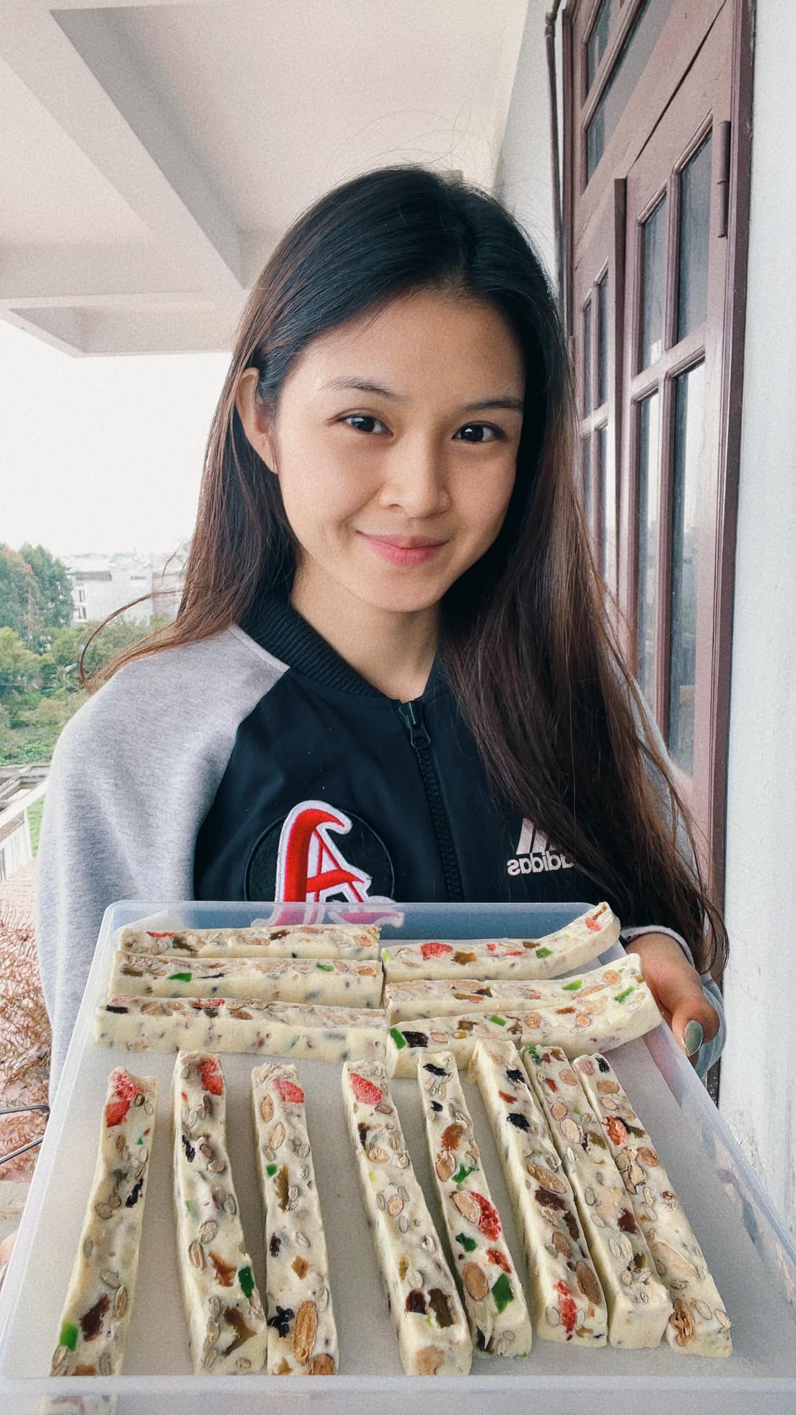 Trong những giây phút thi đấu trên sân, dù không trang điểm nhưng nhan sắc ngọt ngào của Ngọc vẫn luôn là điểm sáng.