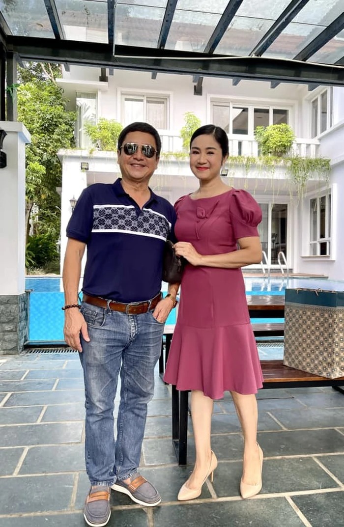 Trên trang cá nhân nam nghệ sĩ đều đặn cập nhật hình ảnh đi du lịch với bạn gái