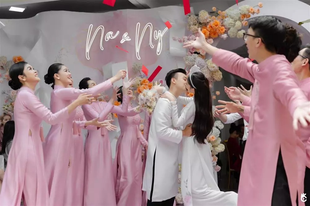 Vào ngày 20/11 sắp tới, cặp đôi sẽ chính thức tổ chức đám cưới. Đây được xem là ngày mang ý nghĩa đặc biệt với Hoa hậu Đại dương 2017, bởi cô đang công tác trong lĩnh vực giáo dục.