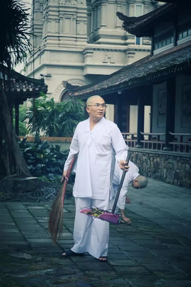 Hình ảnh sinh hoạt của Đại Nghĩa trên chùa.