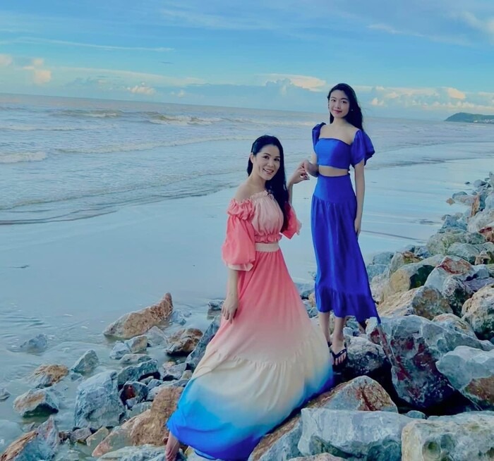 Lọ Lem cao vượt cả mẹ.