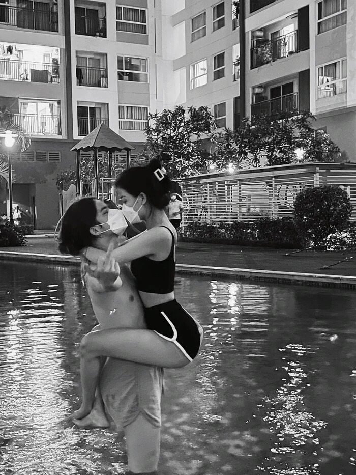 Khoảnh khắc thân mật của hot TikToker cùng bạn gái cũ.