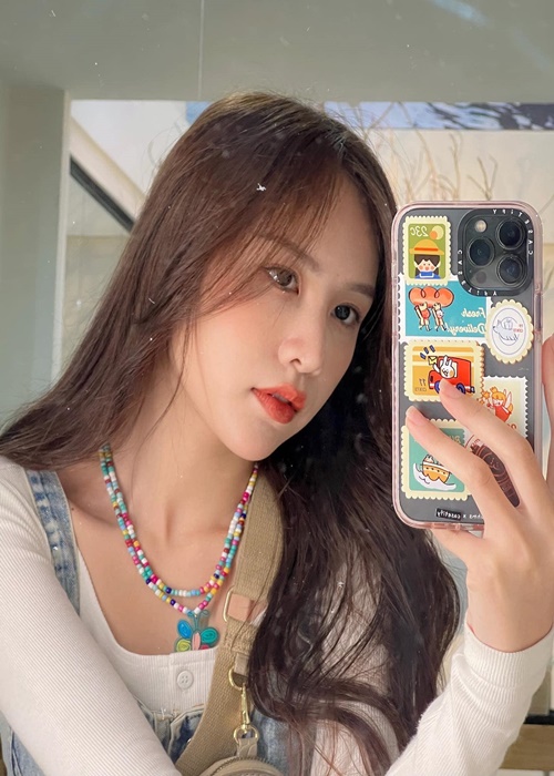 Năm 2021, cô đóng vai phụ trong bộ phim truyền hình 