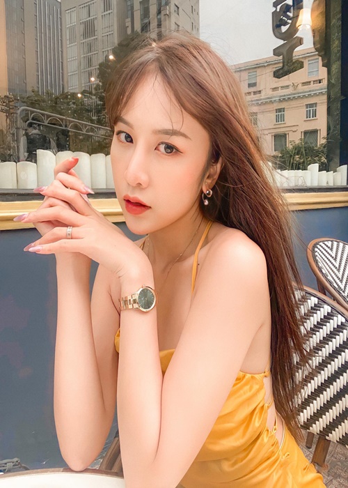 Nữ diễn viên sở hữu gương mặt khả ái, thanh tú.