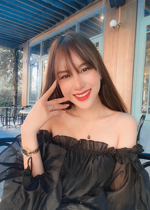 Nụ cười tỏa nắng của Anh Phương khiến nhiều chàng trai 