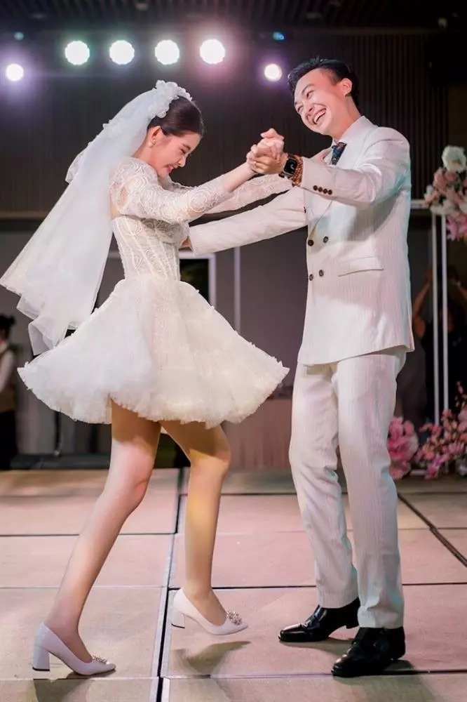 hoa hậu Ngân Anh, Lê Âu Ngân Anh, chồng Lê Âu Ngân Anh, MC Phan Tô Ny, sao Việt