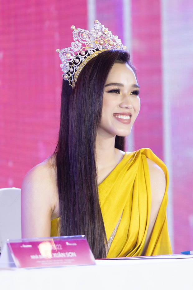 Đỗ Hà mong người hâm mộ thông cảm vì ít xuất hiện trong thời gian qua