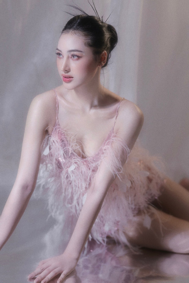 Trong từng khung ảnh, cô nàng sinh năm 1999 nhận nhiều lời khen 