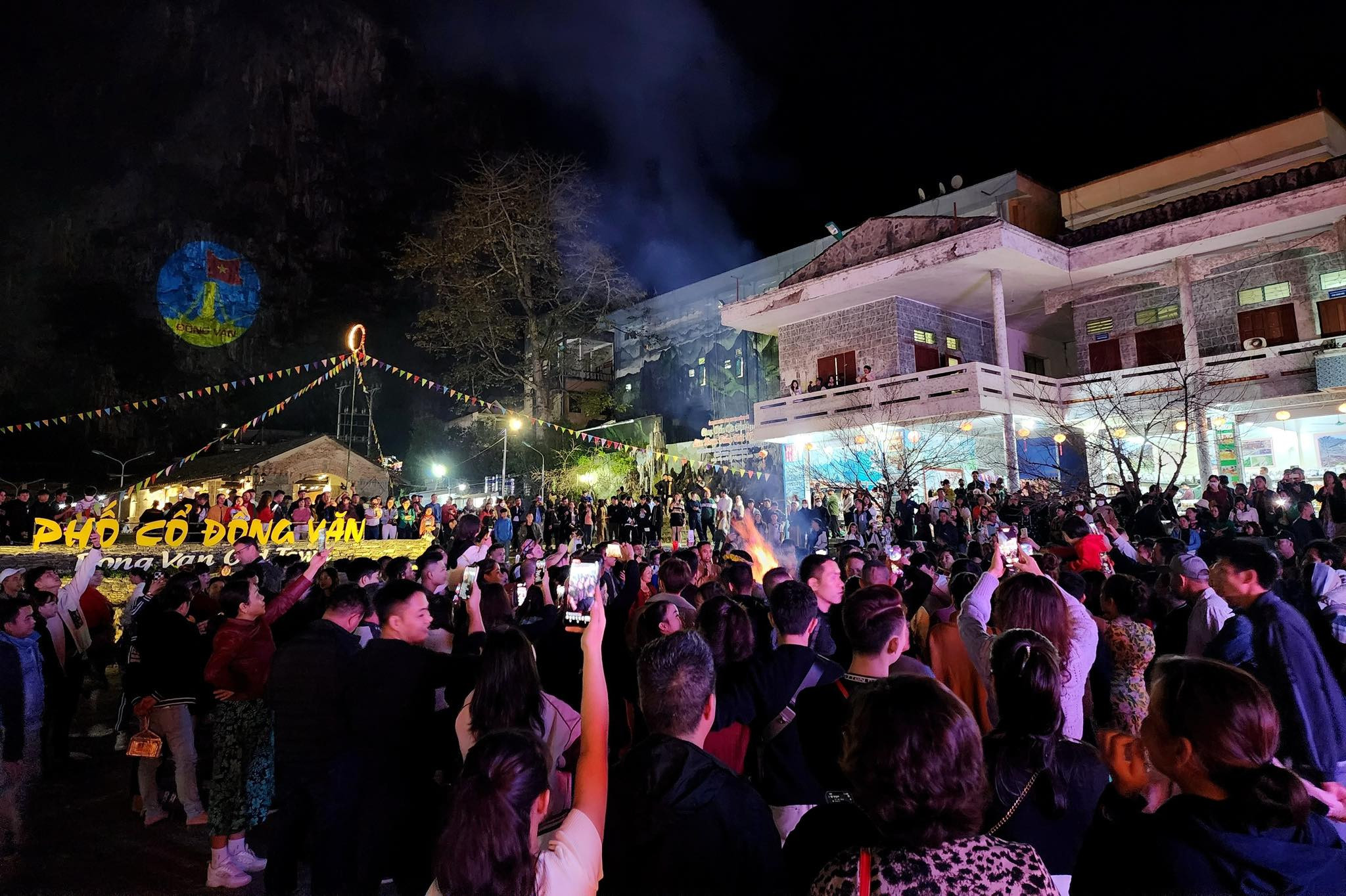 Chợ đêm Đồng Văn