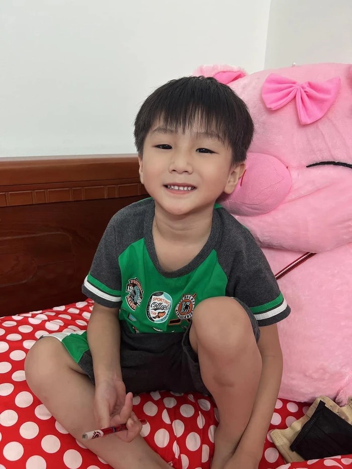 Sự quan tâm của con trai khiến người đẹp tan chảy