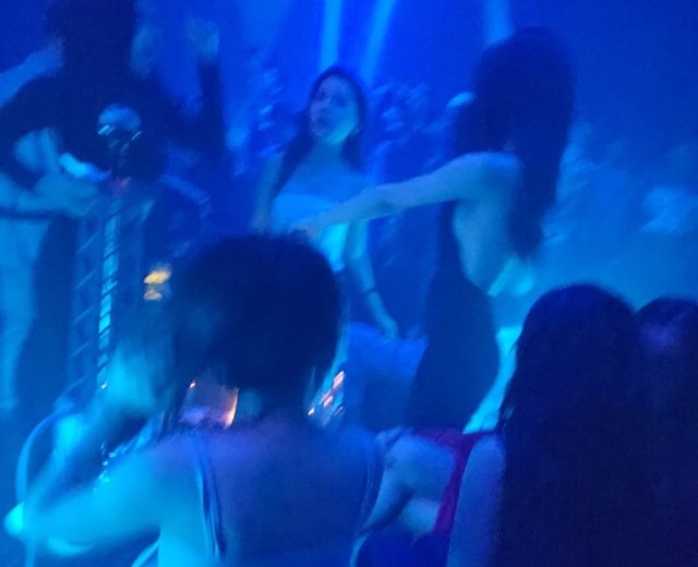 Đây là tụ điểm ăn chơi của nhiều bạn trẻ mỗi khi về đêm ở Hà Nội.