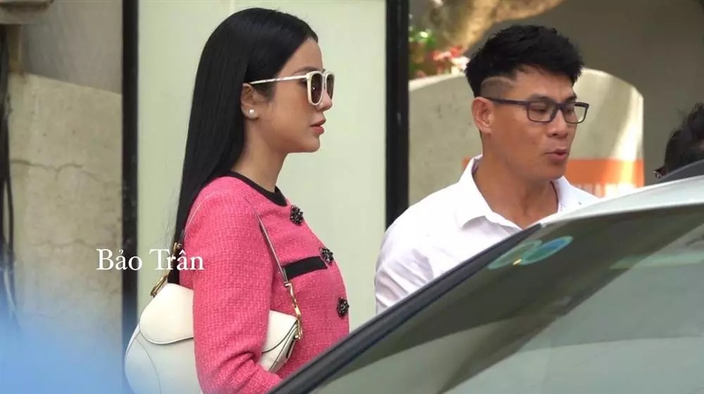 Diệp Lâm Anh diện đồ thanh lịch, không kém phần 