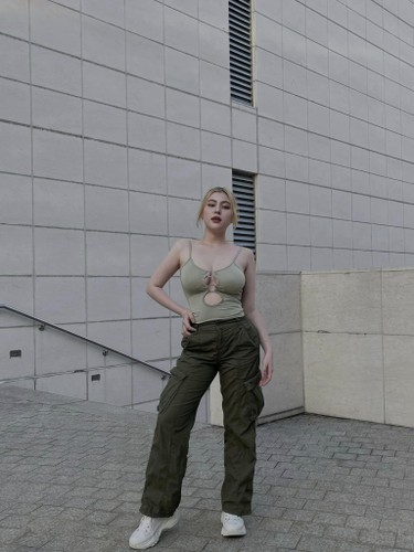 Phong cách thời trang gợi cảm và khả năng bắt trend tốt của Sunna luôn được thể hiện ngay cả khi đã làm mẹ.