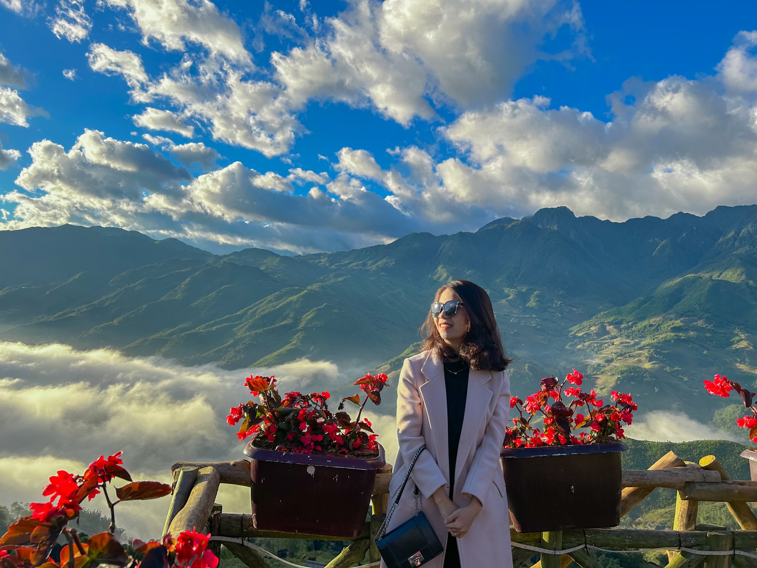 Khung cảnh biển mây tuyệt đẹp mà chị Ninh chụp lại lúc 7h sáng, khi trời vừa hửng nắng (Ảnh: Thủy Ninh).