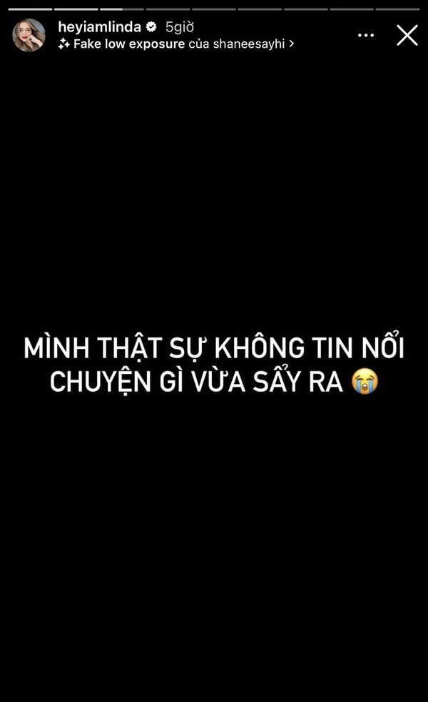 Buổi lễ cầu hôn của cặp đôi hot TikToker có sự góp mặt của nhiều bạn bè thân thiết. Chứng kiến khoảnh khắc đặc biệt và ngọt ngào của hai người, ai nấy đều không giấu được sự xúc động và liên tục gửi lời chúc phúc đến đôi trẻ.