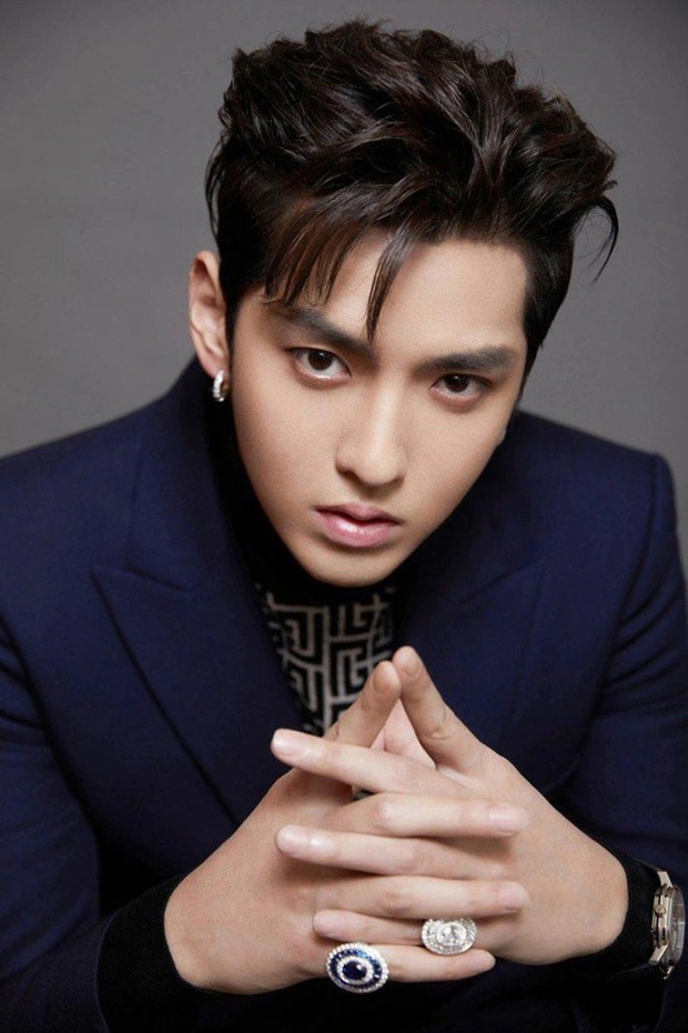 ... vào tù ngay sau con trai