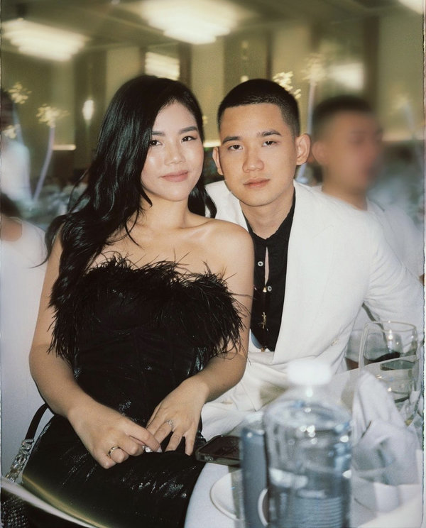 Giống như cặp đôi Linda Ngô và Phong Đạt, Changa Lacci (Trần Minh Trang) cùng Trox (Nguyễn Minh Hoàng) cũng trở về từ Nga. Nội dung trên kênh của cặp đôi này thường là những tình huống “bất ổn” mà bất kỳ gia đình nào cũng phải có như vợ đòi mua đồ, vợ giữ lương của chồng hay chồng xin vợ đi chơi với bạn bè,...