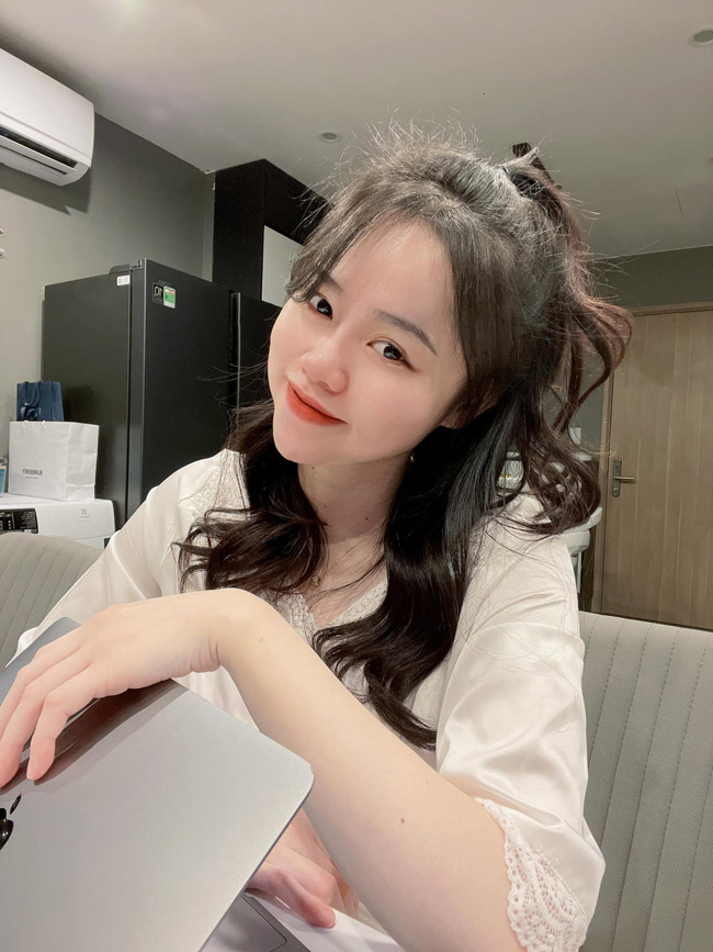 Huỳnh Anh thường đăng tải những khoảnh khắc tích cực, lạc quan trên trang cá nhân.