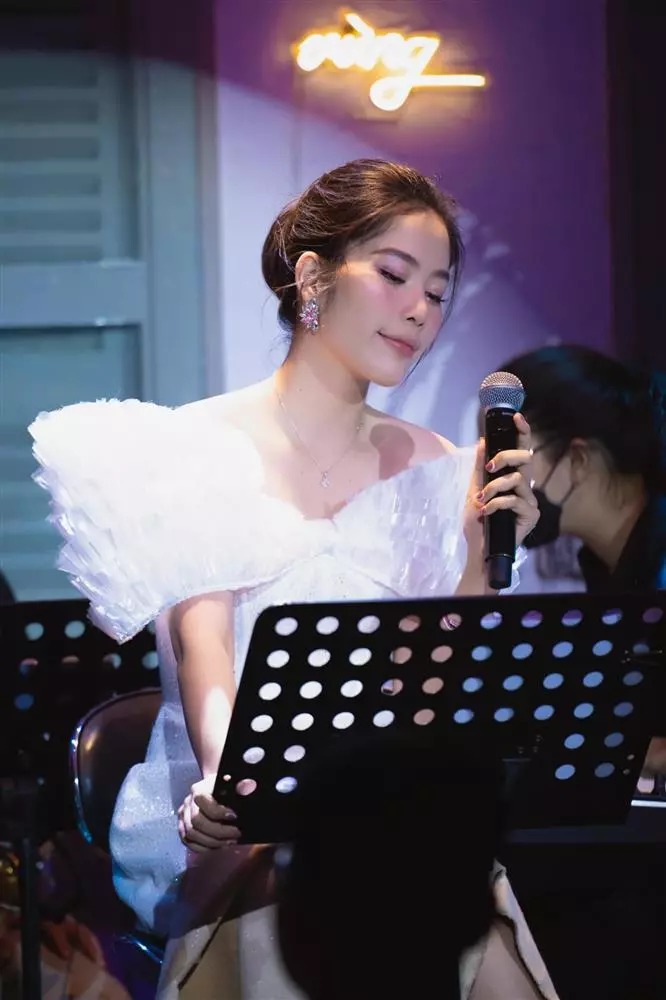 Nam Em cho biết sức khoẻ đang bị ảnh hưởng, dễ bị trúng gió và mệt mỏi