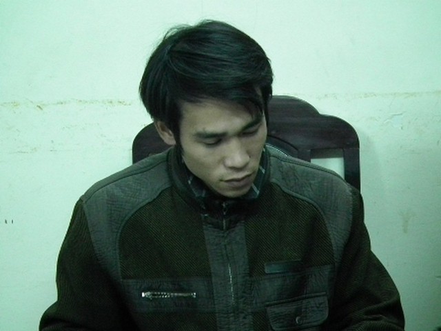 Do làm ăn không thuận lợi, chỉ trong thời gian ngắn Dưỡng đã thua lỗ, mất trắng toàn bộ số tiền đầu tư. Ngày 16/2/2012, bố đẻ gọi điện nói Dưỡng thu xếp tiền trả ngân hàng. Trong cơn túng quẫn, Dưỡng nghĩ ngay đến việc đi cướp. Dưỡng đi xe máy lên Hà Nội không quên mang theo con dao và một khẩu súng điện làm phương tiện gây án. Dưỡng dừng ở Trung tâm thương mại Thanh Trì mua một chiếc nhẫn (dạng nhẫn cưới) với giá 400 nghìn đồng và đeo vào tay.