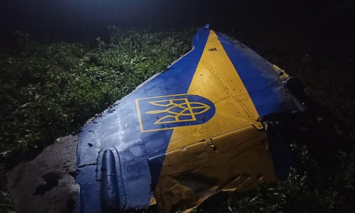 Nhưng tính đến thời điểm hiện tại, Không quân Ukraine quả thực đã chịu tổn thất. Tài sản của Liên Xô để lại, dù lớn đến đâu cũng có hạn. Theo thống kê của Oryx, hiện Không quân Ukraine đã mất 22 chiếc MiG-29, 6 chiếc Su-27 và hơn 30 chiếc Su-24/Su-25, tức là hơn một nửa tổn thất. Nếu không có sự hỗ trợ từ phương Tây, đến tháng 2 năm sau, Không quân Ukraine sẽ tiêu sạch toàn bộ tài sản.