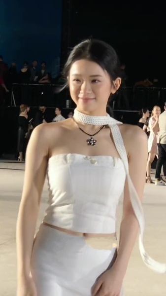 Vào tháng 9/2022, cô nàng 20 tuổi vinh dự khi làm khách mời của Tuần lễ Thời trang New York - New York Fashion Week (NYFW).