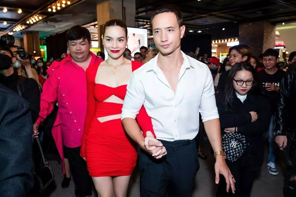 Với những khán giả yêu thời trang, không khó nhận ra mẫu đầm của Phương Trinh Jolie từng được Hồ Ngọc Hà diện khi đi sự kiện vào giữa tháng 10/2022.