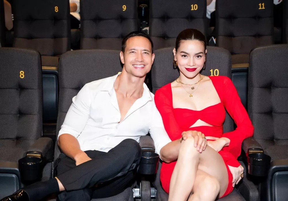 Hồ Ngọc Hà đẹp rực rỡ trong thiết kế cut-out, đẹp đôi bên bạn đời Kim Lý.