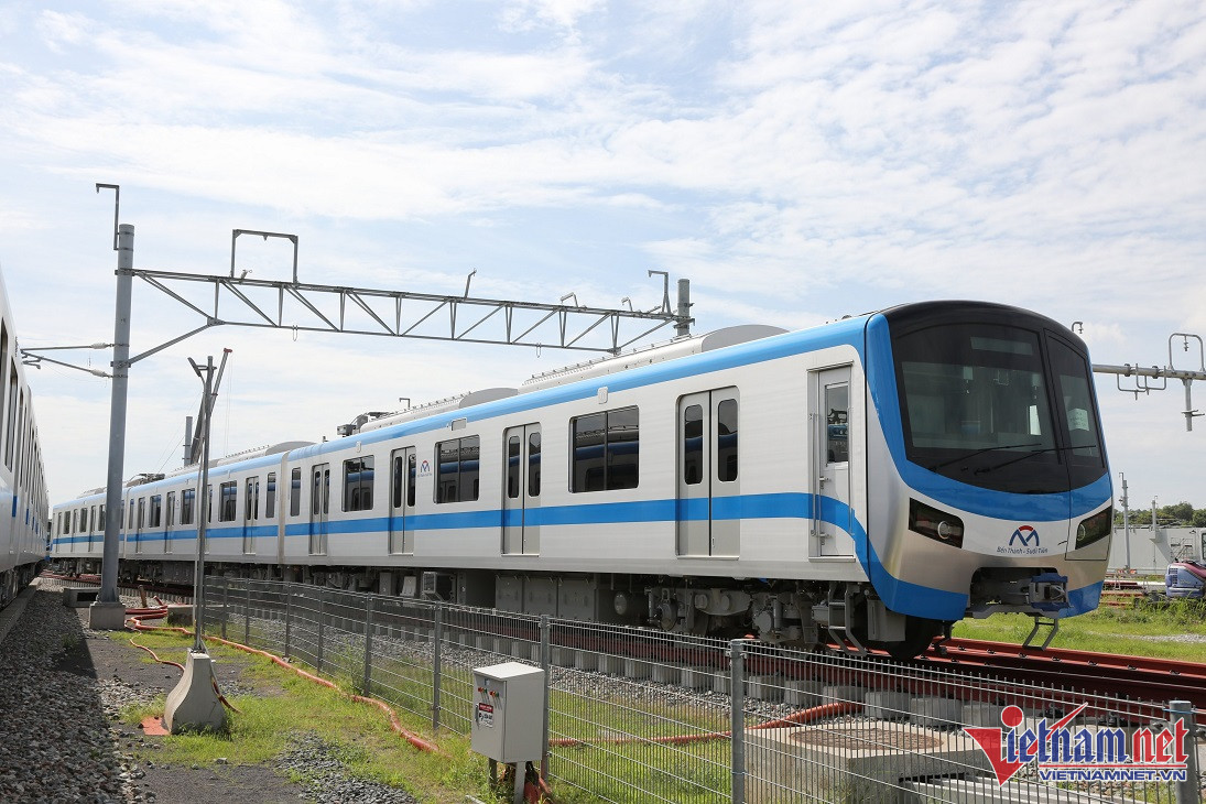 Từ giữa tháng 5/2022, Maur hoàn thành công tác nhập khẩu toàn bộ 17 đoàn tàu về depot Long Bình (TP Thủ Đức)