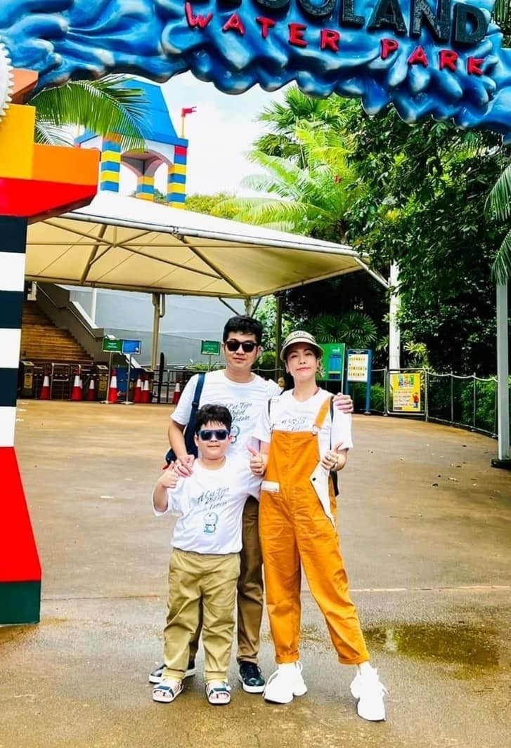 Sau khi bình thường hóa mối quan hệ hậu giành quyền nuôi con, Nhật Kim Anh thường xuyên hội ngộ cùng chồng cũ và quý tử