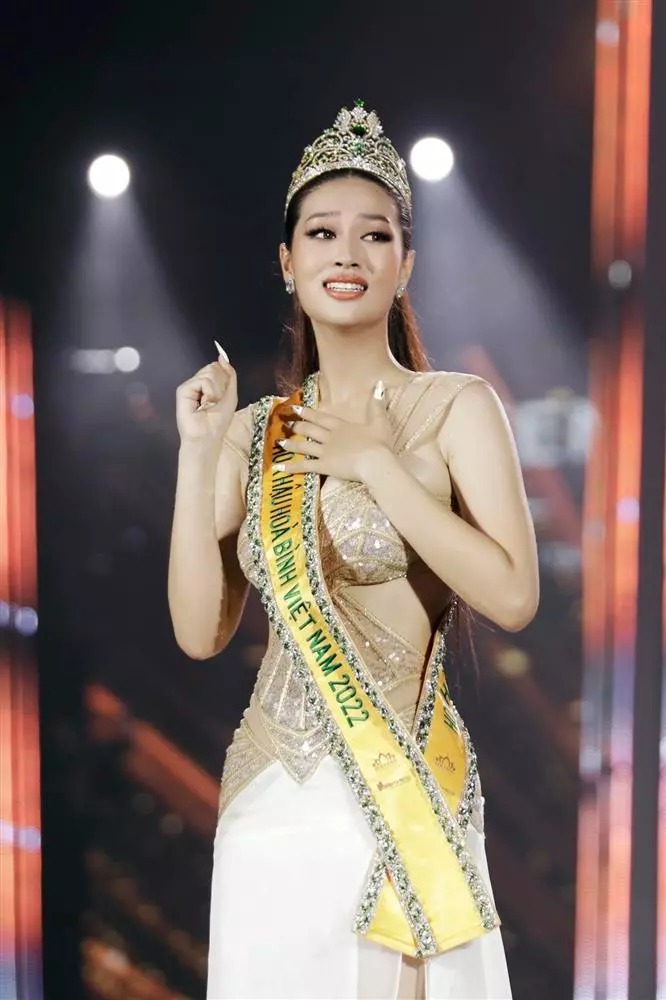Sau thành công của Thùy Tiên tại Miss Grand International 2021, cuộc thi Miss Grand Vietnam lần đầu được tổ chức vào năm 2022, nhằm tìm kiếm đại diện tham gia sân chơi cấp quốc tế. Trong chung kết Miss Grand Vietnam 2022 vào đầu tháng 10, Đoàn Thiên Ân là người đẹp giành chiến thắng.