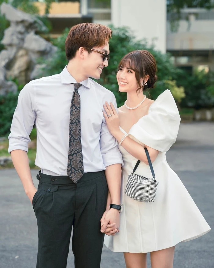 Sau khi kết thúc bộ phim Thương ngày nắng về, cặp đôi liên tục bị đồn đoán là 