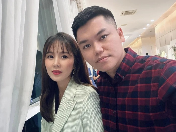 Nhiều khán giả nhận xét cô ngày càng trẻ trung và xinh đẹp kể từ khi kết hôn với Trung Kiên