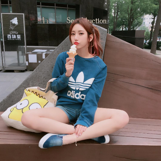 Ye Jung Hwa sinh năm 1988, cô nàng được người hâm mộ tặng danh xưng 