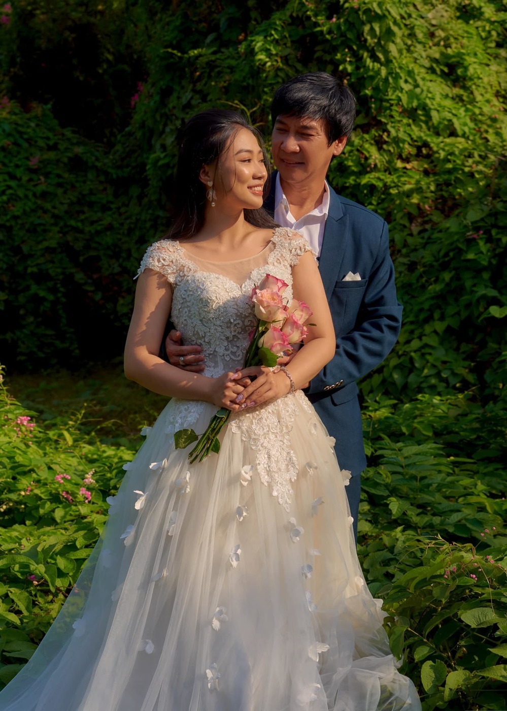 Lê Huỳnh và bã xã kém 30 tuổi