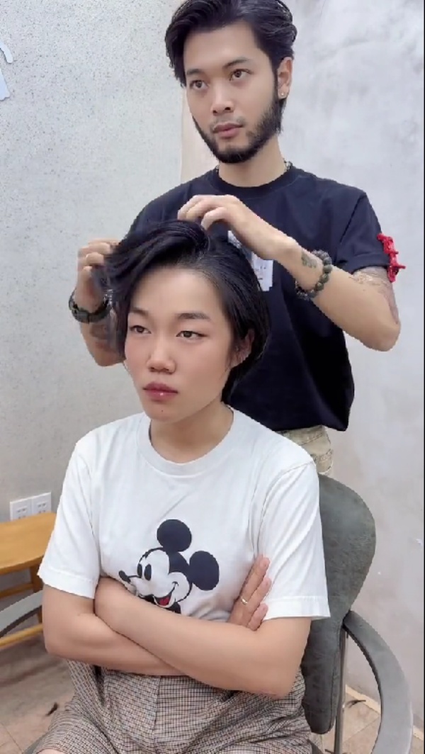 Trước thềm bước sang năm mới, Lê Thụy đã khiến người hâm mộ ngạc nhiên bởi độ cá tính trong mái tóc ngắn.