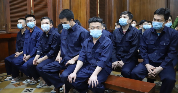 Các bị cáo có mặt tại tòa ngày 29-12.