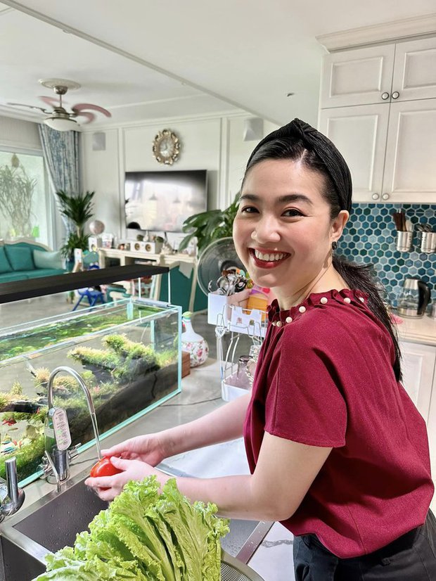 Lê Khánh vẫn đi diễn nhưng chọn lọc khi xuất hiện, cô dành nhiều thời gian cho việc chăm sóc gia đình