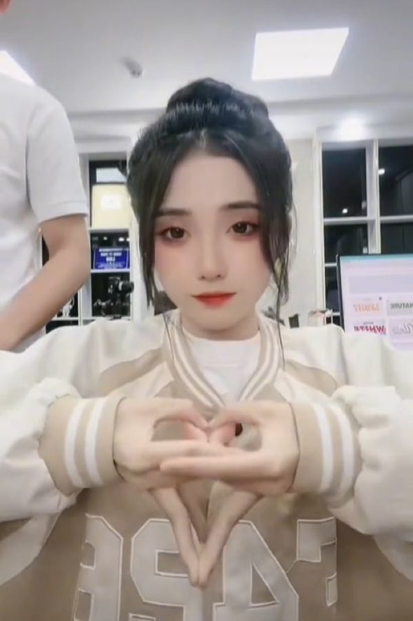 Trong nhiều ngày, dân mạng không ngừng soi 