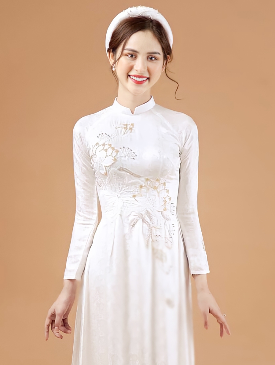 Hình ảnh của người đẹp là một cô gái nữ tính, có nét đẹp trong trẻo, tạo được thiện cảm với người hâm mộ.