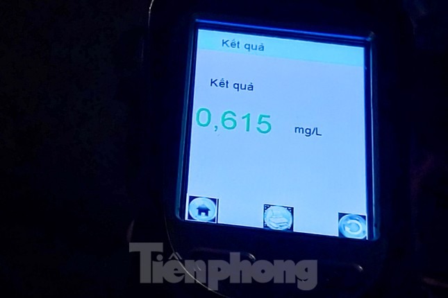 Qua máy đo chuyên dụng, anh V có nồng độ cồn ở mức 0,615mg/L khí thở