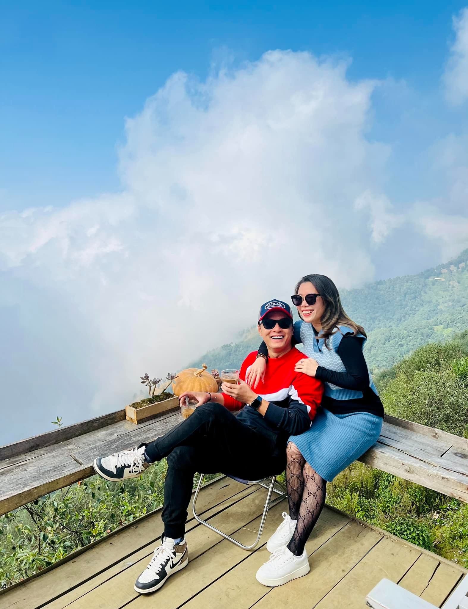 Trước đó, khi Hồng Đăng mới về nước sau khi vướng scandal, 