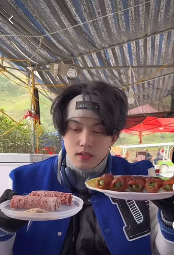 Như vậy, Nờ Ô Nô đã bị khóa kênh Tik Tok 2 lần liên tiếp kể từ sau vụ việc có thái độ không đúng mực với người lớn tuổi. Điều này khiến dư luận đặt câu hỏi Nờ Ô Nô có đang bị “phong sát”.