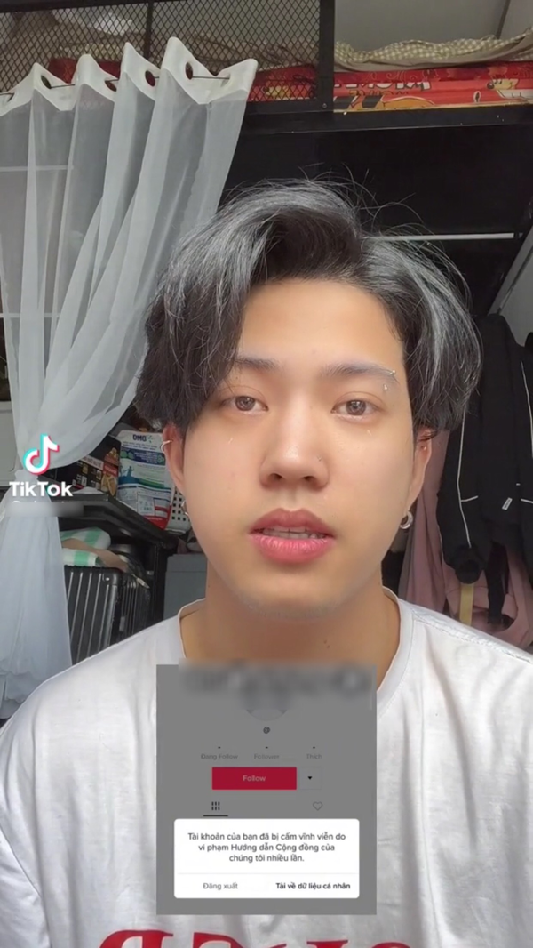 Trong video mới đăng tải, Nờ Ô Nô không gay gắt như mọi lần mà có thái độ thành khẩn, giọng nghẹn lại. Nam TikToker khóc lóc và không thể nói chuyện một cách lưu loát.