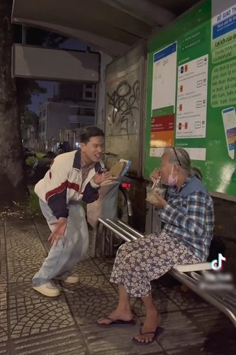 Ngoài ra, Nờ Ô Nô cũng kêu gọi những fan yêu quý mình tiếp tục theo dõi tài khoản mới để anh chàng có thể livestream, nói về vụ việc và thay đổi sau khi mắc lỗi.