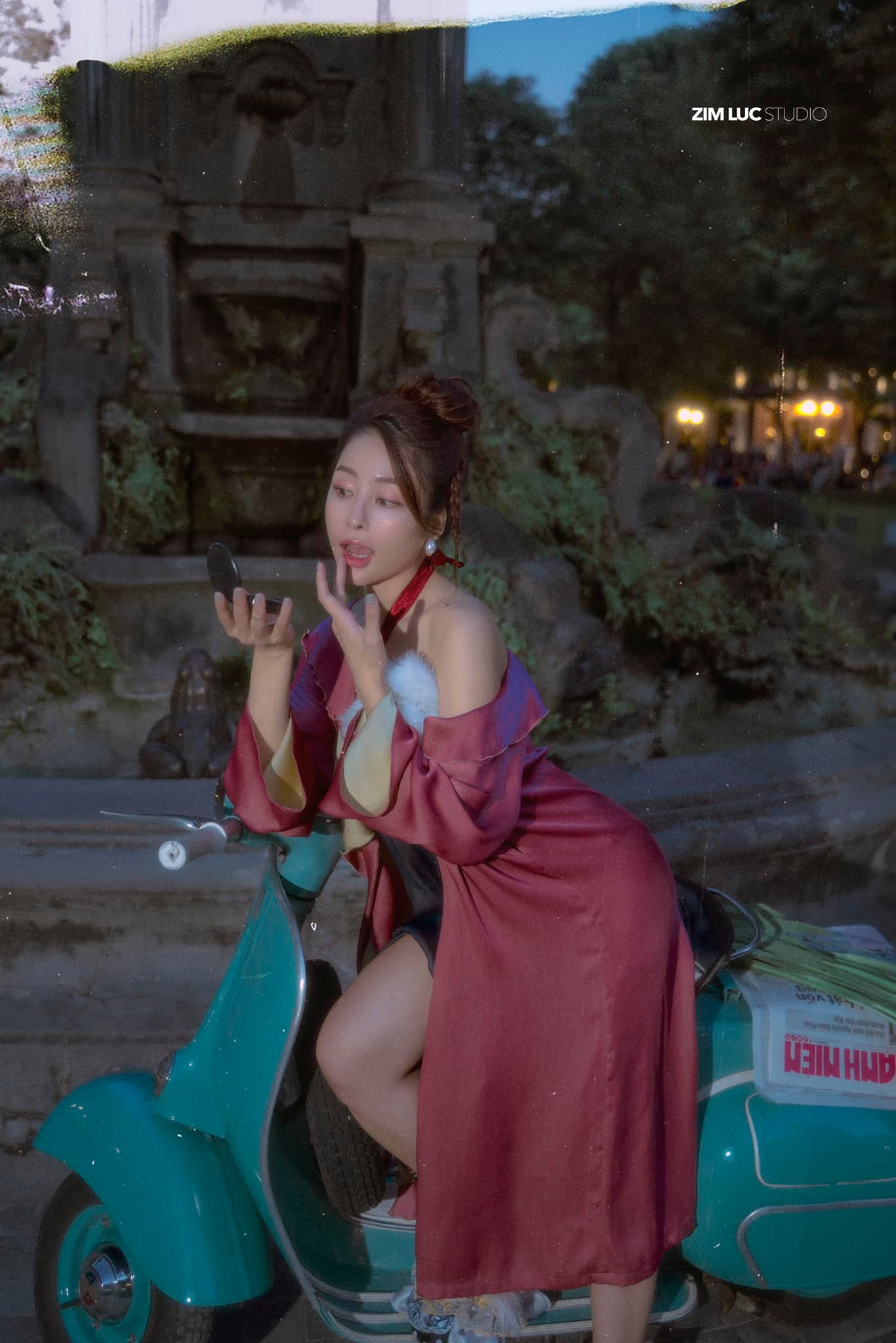 Gái xinh 9x còn tạo dáng vô cùng nóng bỏng mắt, mọi khung hình của cô đều có sức hút riêng.