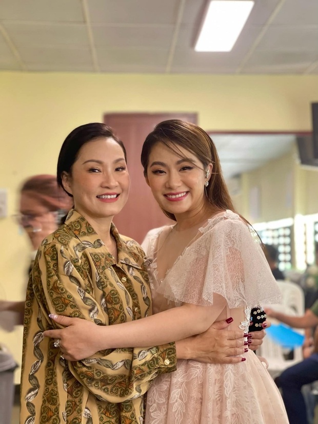 NS Hồng Đào tích cực đi lưu diễn ở nhiều quốc gia sau khi tan vỡ