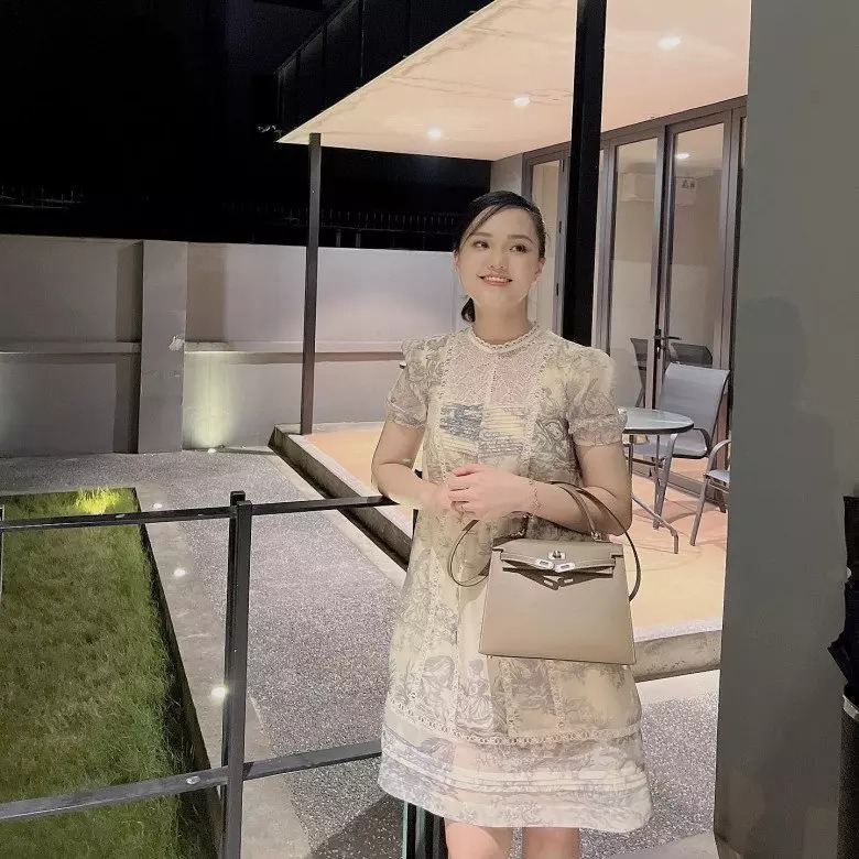 Còn đây là nhan sắc Quỳnh Anh sau khi sinh bé Ú.