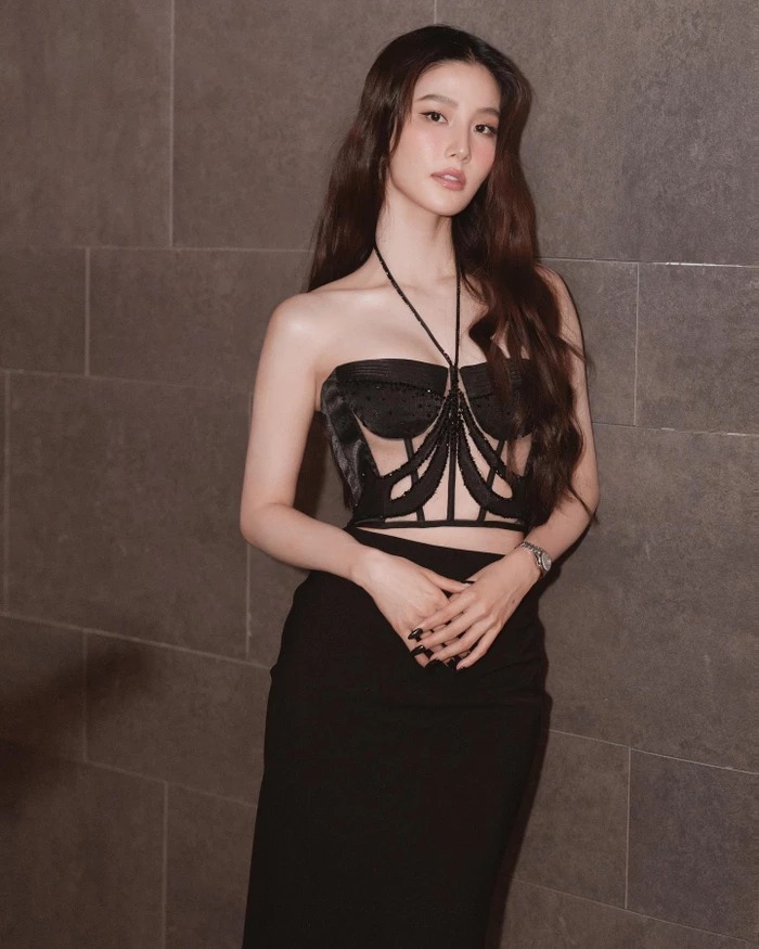 Hiện tại điều đa số khán giả quan tâm chính là việc người đẹp thông báo thời gian tổ chức hôn lễ trong một ngày gần nhất