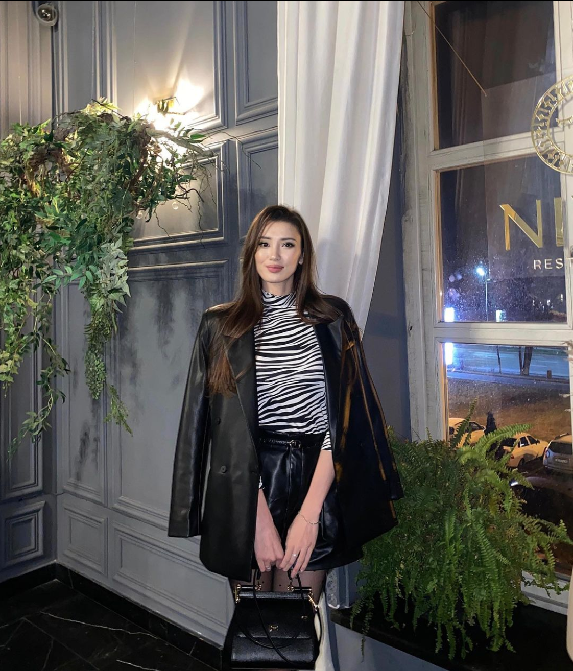 Cô được khen ngợi ngày càng thăng hạng nhan sắc. Ảnh: IGNV